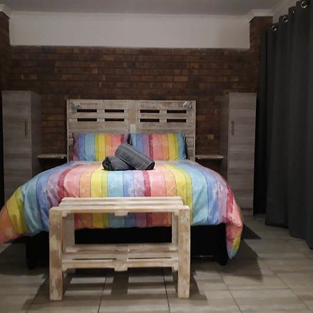 Meadows Guesthouse Germiston Exterior photo
