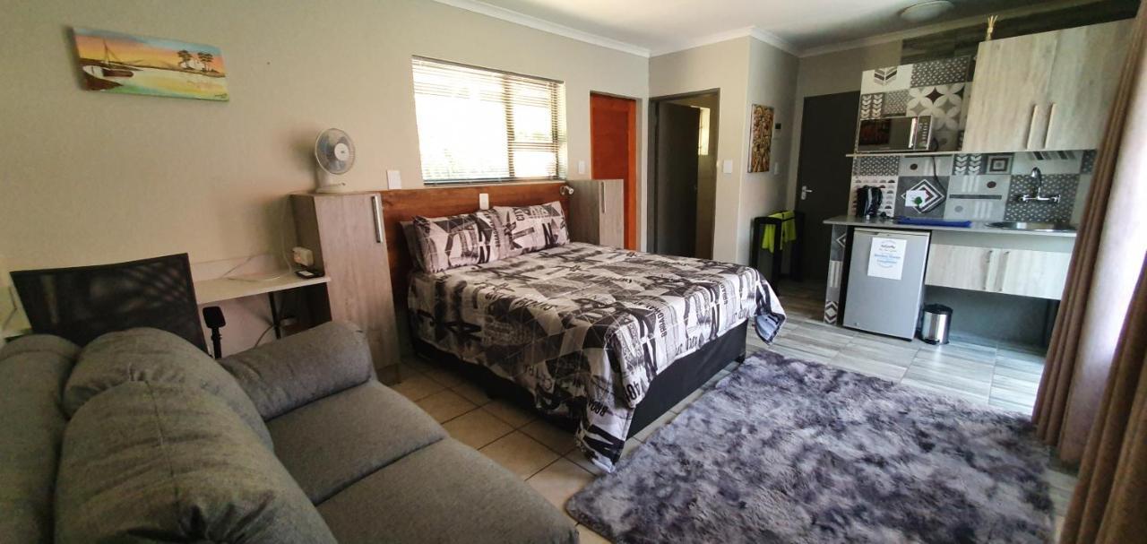 Meadows Guesthouse Germiston Exterior photo