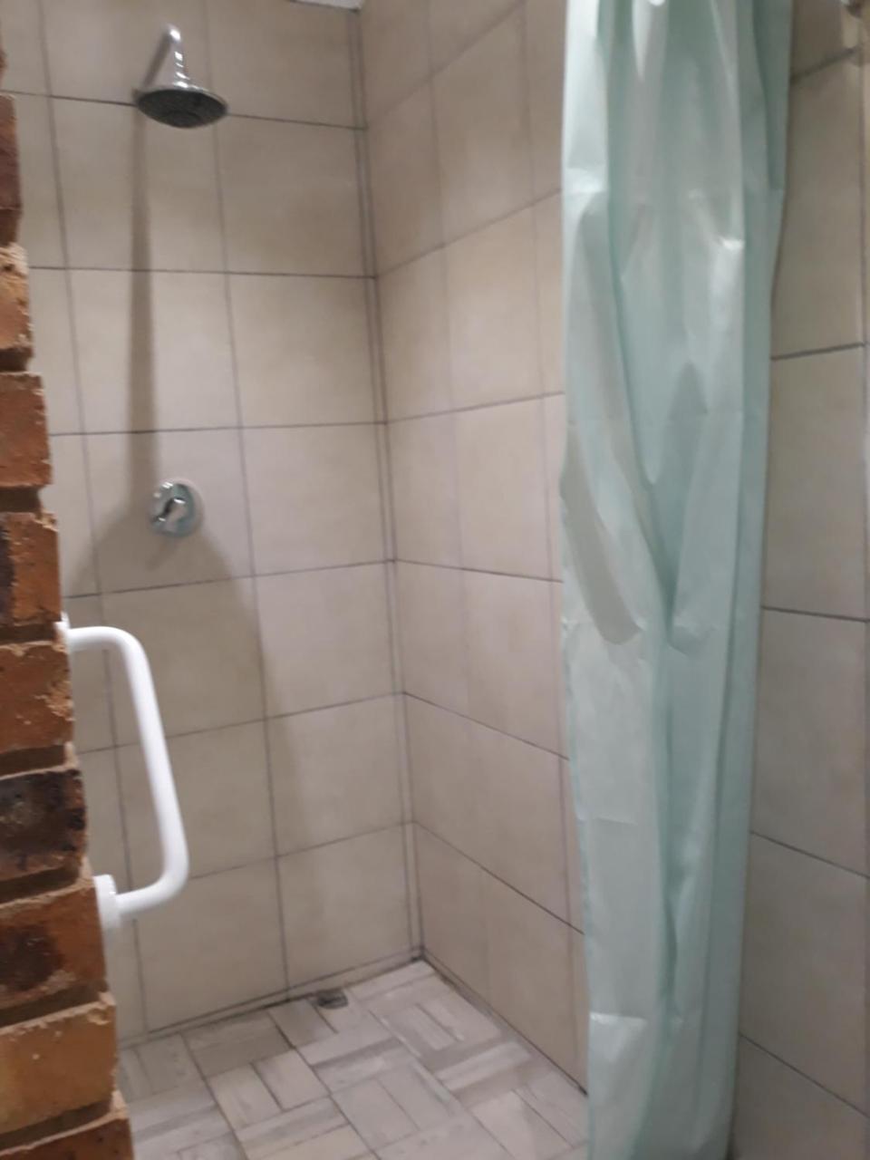 Meadows Guesthouse Germiston Exterior photo